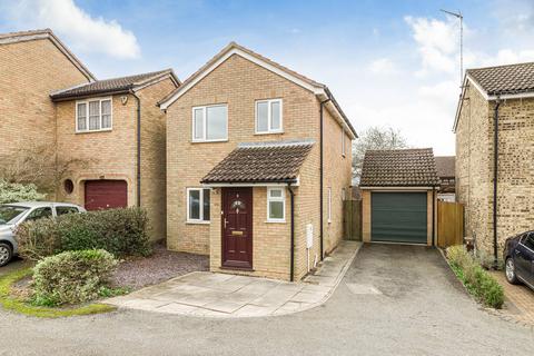 8 Bledlow Rise, Northampton, NN4 9YE