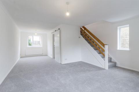8 Bledlow Rise, Northampton, NN4 9YE