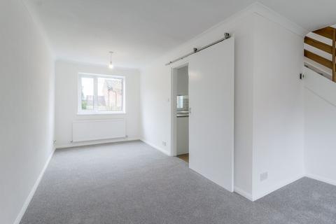 8 Bledlow Rise, Northampton, NN4 9YE