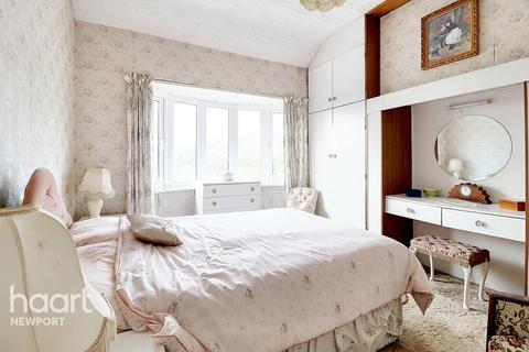 3 bedroom semi-detached house for sale - Brynglas Road, Newport