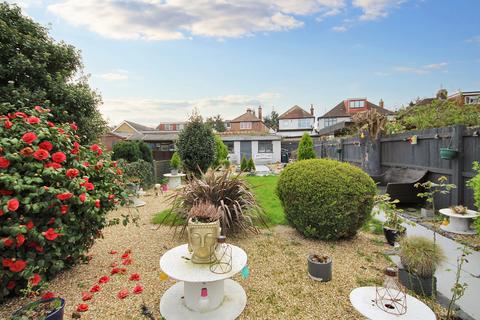 3 bedroom end of terrace house for sale - Central Road, Wembley, Middlesex HA0