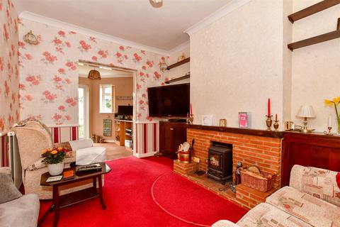 8 Station Road, Folkestone, CT19 4AY