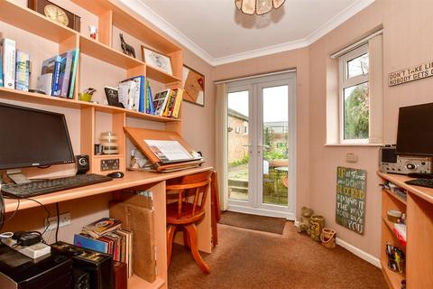 8 Station Road, Folkestone, CT19 4AY