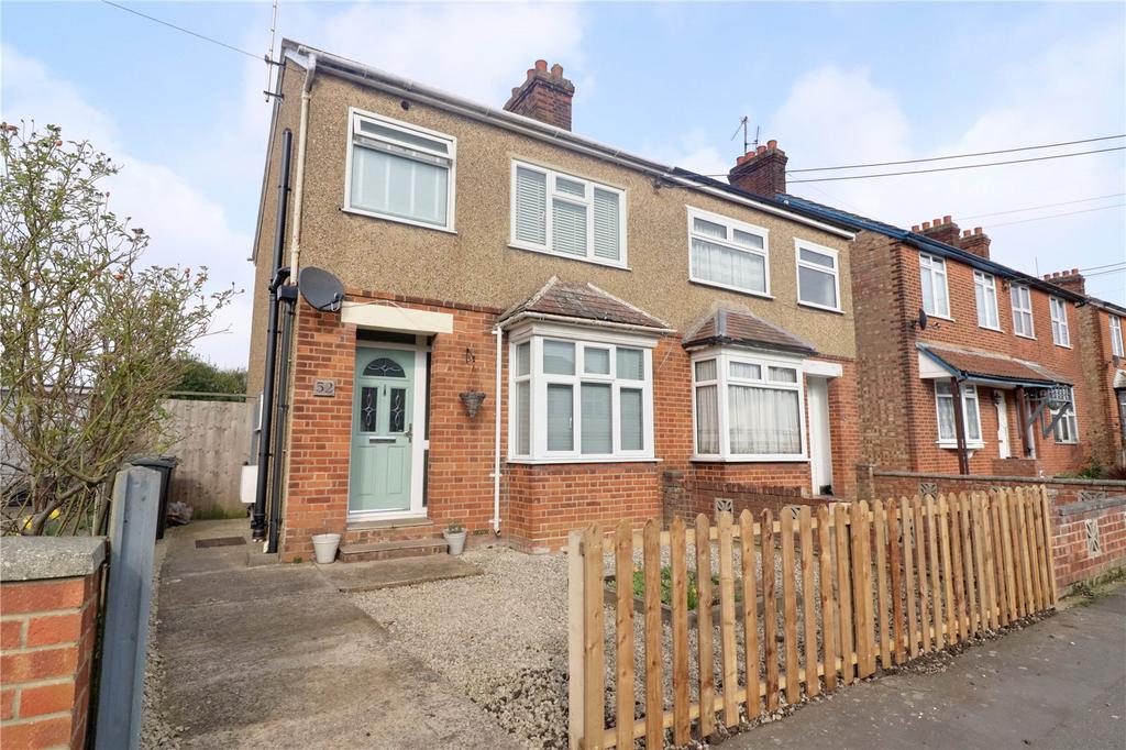 Clare Road, Braintree, CM7 3 bed semidetached house for sale £300,000