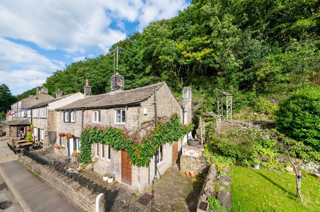 Thunderbridge Lane, Kirkburton, Huddersfield, West Yorkshire, HD8 2 bed