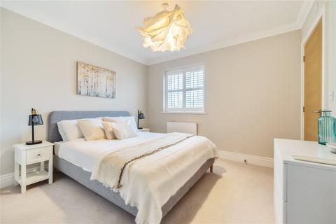 3 bedroom semi-detached house for sale - Randall Way, Billingshurst, West Sussex, RH14