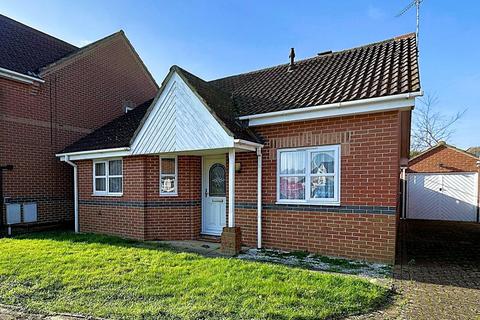 2 bedroom detached bungalow for sale, Shorefields, Rainham,