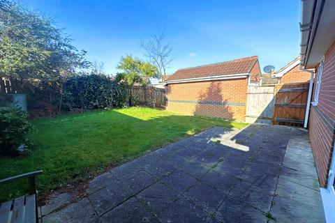 2 bedroom detached bungalow for sale, Shorefields, Rainham,