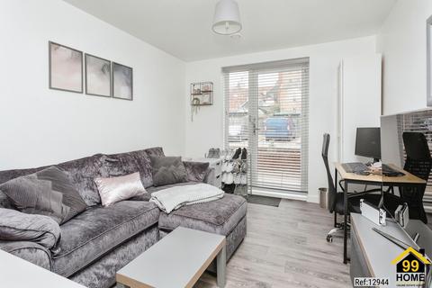 2 bedroom apartment for sale, Candleford Court, Buckingham, Buckinghamshire, MK18