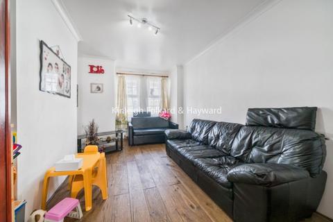 4 bedroom house to rent - Lyveden Road London SW17