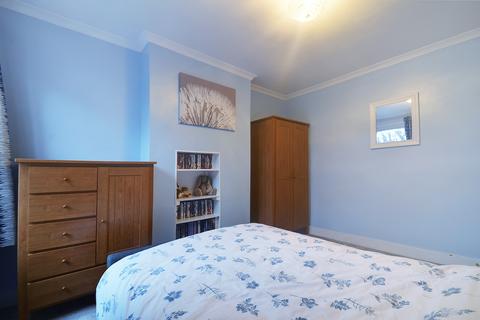 3 bedroom house for sale - at York Road, Brentford, London TW8