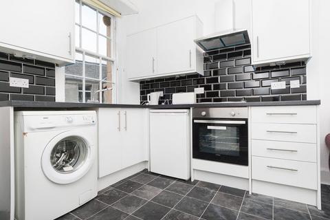 1 bedroom flat to rent - 0825L – Causewayside, Edinburgh, EH9 1PU
