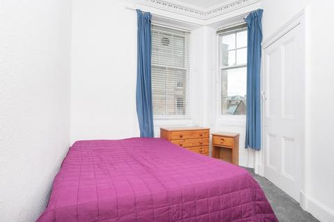 1 bedroom flat to rent, 0825L – Causewayside, Edinburgh, EH9 1PU