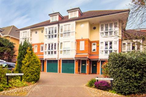 4 bedroom terraced house to rent - Hill View Road, Woking, Surrey, GU22