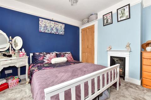 39 Downs Road, Walmer, Deal, CT14 7SY