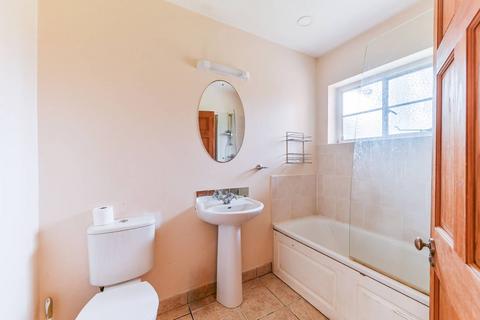 3 bedroom flat to rent - Grove Avenue, Sutton, SM1