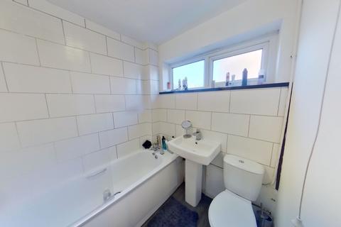 3 bedroom semi-detached house to rent, 6 Harlaxton Walk, Nottingham, NG3 1AW