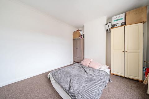 16a Willow Road, London, W5 4PD