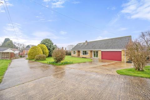 4 bedroom detached bungalow for sale, Partney Road, Sausthorpe, PE23