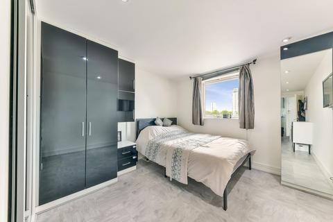 1 bedroom flat to rent, Nova Building, Newton Place, Isle Of Dogs, London, E14