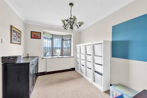 5 Dowlerville Road, Orpington, BR6 6DY