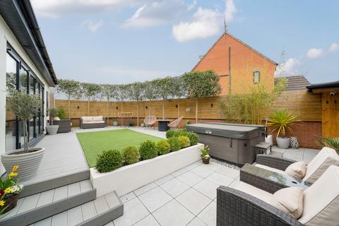 15 Thoresby Drive, Hereford, HR2 7RF