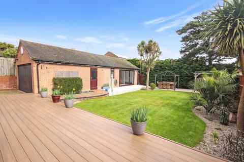 5 bedroom detached house for sale - Loders Close, Poole, Dorset, BH17