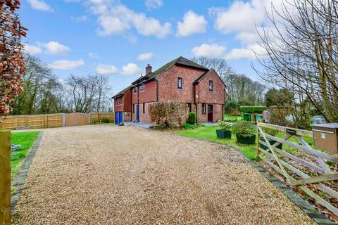4 bedroom detached house for sale - Malling Road, Teston, Maidstone, Kent