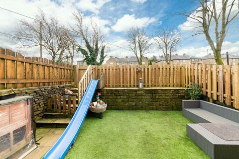 12 Lingards Road, Slaithwaite, Huddersfield, HD7 5HY