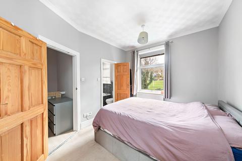 12 Lingards Road, Slaithwaite, Huddersfield, HD7 5HY