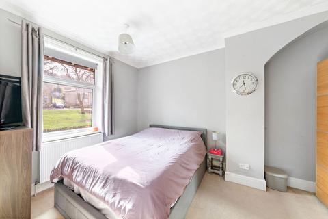 12 Lingards Road, Slaithwaite, Huddersfield, HD7 5HY