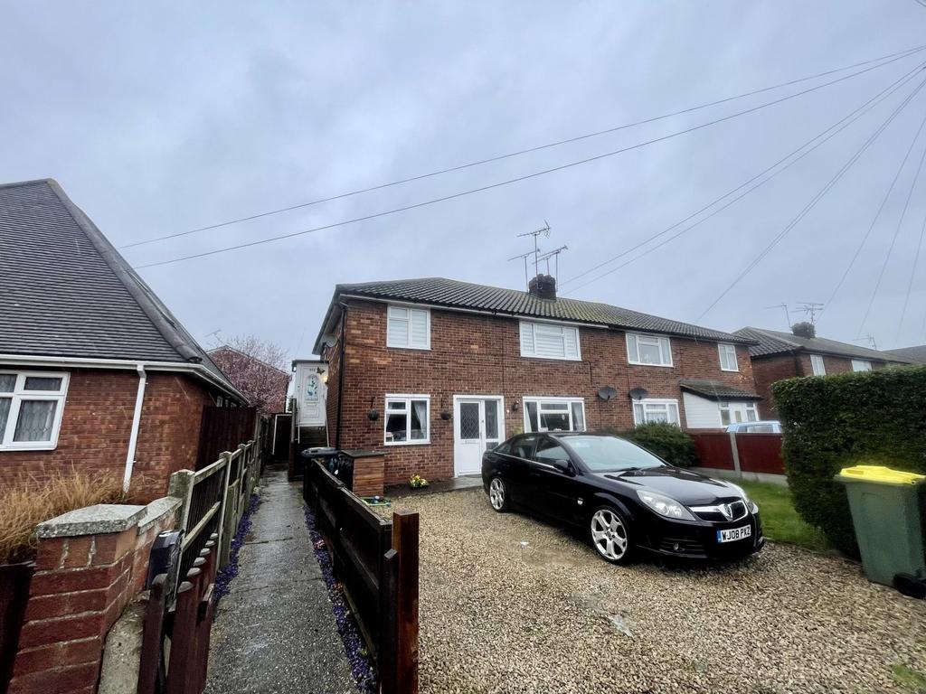 Sutton Court Drive, Rochford, Essex, SS4 2 bed apartment for sale £