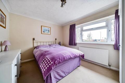 3 bedroom detached house for sale - Lower Sunbury,  Surrey,  TW16