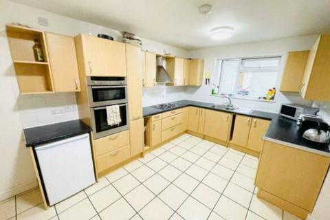 1 bedroom property to rent, County Road, Swindon, Wiltshire, SN1 2DY