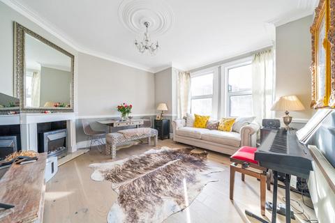 3 bedroom flat for sale - Cleveland Avenue, Chiswick