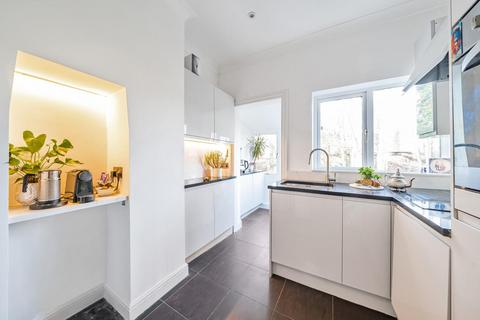 3 bedroom flat for sale, Cleveland Avenue, Chiswick