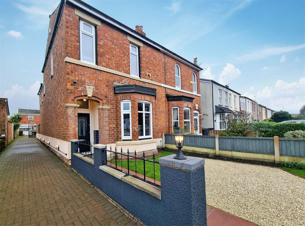 Southbank Road, Southport PR8 3 bed semidetached house for sale £250,000