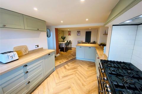 2 bedroom terraced house for sale, New Mill Road, Holmfirth, West Yorkshire, HD9