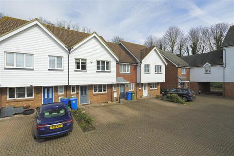 3 bedroom terraced house for sale, Finch Close, Faversham