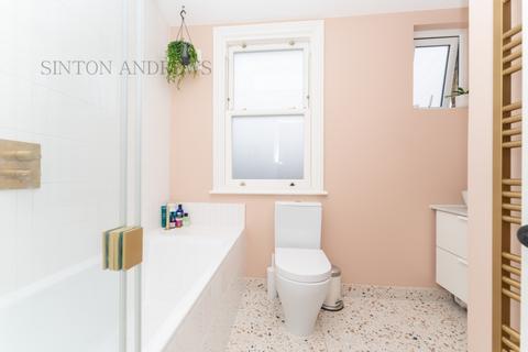 23 Drayton Grove, London, W13 0LA