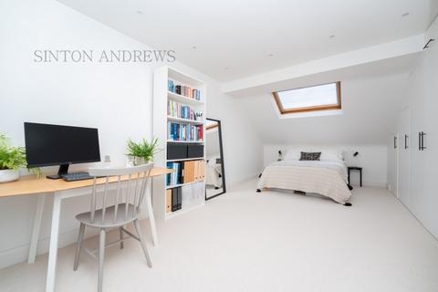 23 Drayton Grove, London, W13 0LA