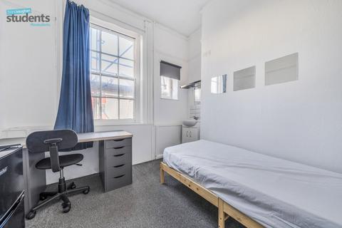 1 bedroom in a house share to rent, Bedford Square, East Sussex BN1