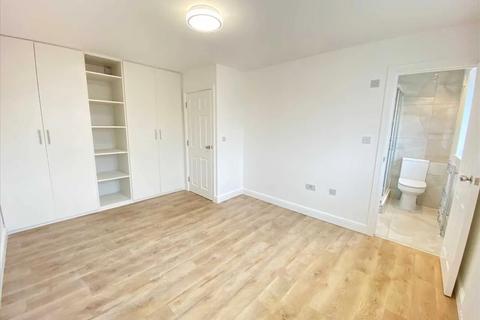 15 bedroom detached house to rent - London W13