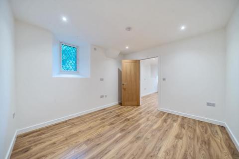 1 bedroom flat for sale, Longcross,  Surrey,  KT16