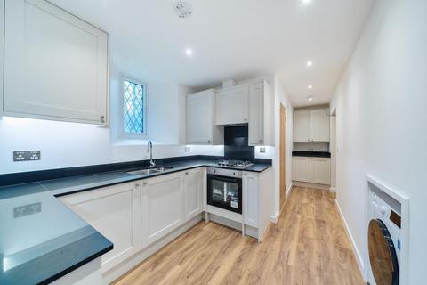 1 bedroom flat for sale, Longcross,  Surrey,  KT16