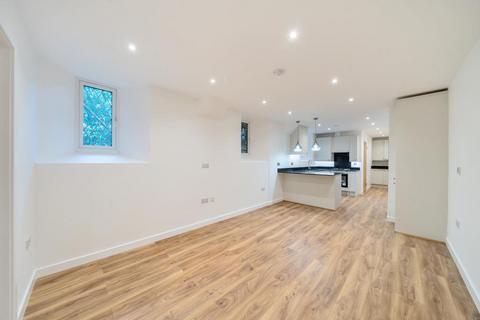 1 bedroom flat for sale, Longcross,  Surrey,  KT16