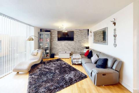 4 bedroom end of terrace house for sale, Millbay Road, Millbay, Plymouth