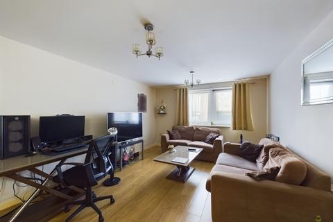 1 bedroom ground floor flat for sale, Marsden Gardens, Dartford, Kent, DA1