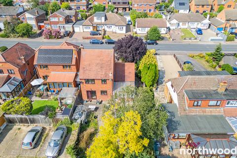 3 bedroom detached house for sale, Albert Road, South Woodham Ferrers, CM3