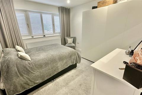 8 Downs Crescent, Gawber, Barnsley, S75 2JF